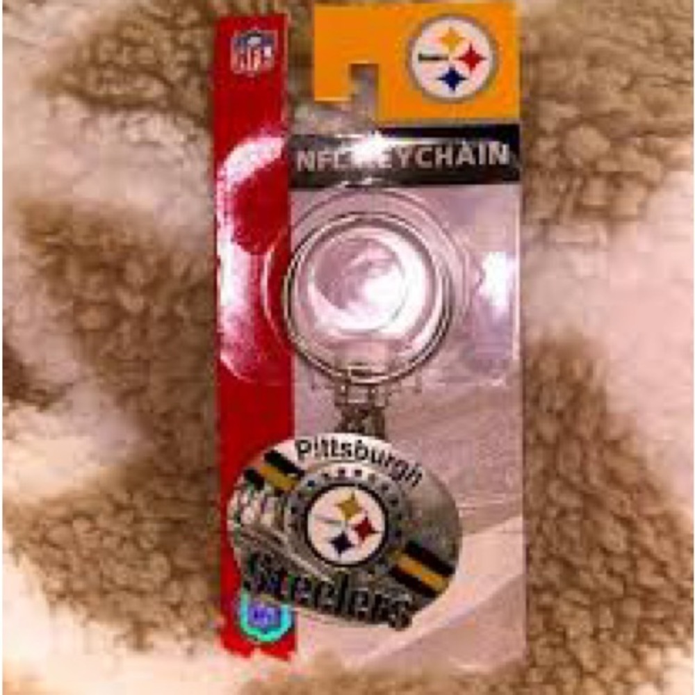 NWT Pittsburgh Steelers NFL Oval Carved Metal Key Chain New with Tags - Picture 7 of 7